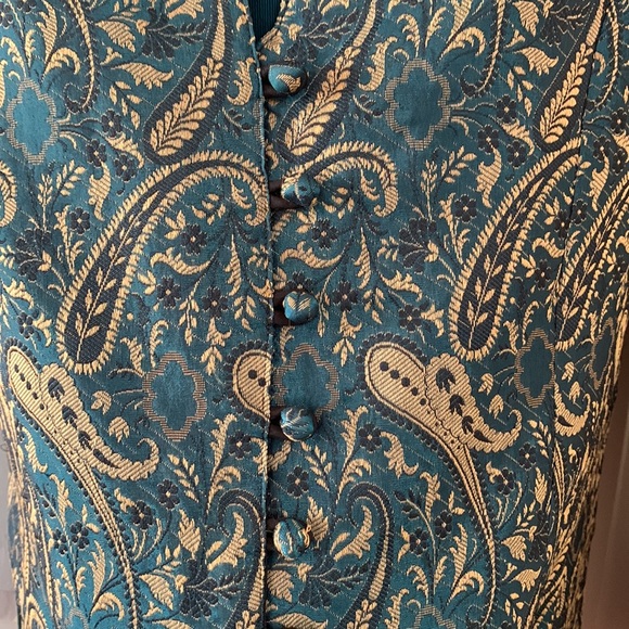 Silk Jacket with Complementary Top ~ - Picture 6 of 9